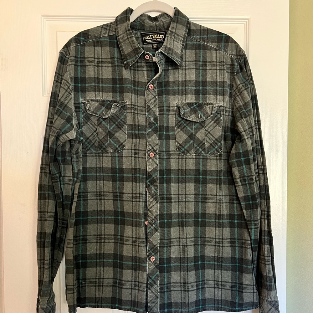 Salt Valley Flannel. Size XL. Grey, green plaid pattern. Gently worn.